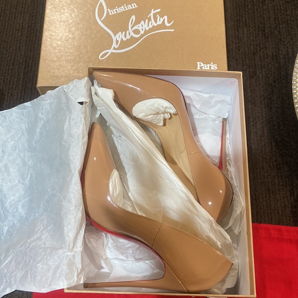Christian Louboutin EU size: 10 fits US size: 8 - Picture 8 of 10